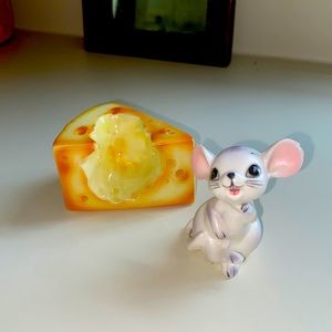 Vintage MCM Mouse & Cheese Slide In Place Salt & Pepper Shakers Set - Great Cond